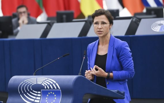 Hannah-Neumann-Photographer-Genevieve-Engel-Copyright-European-Union-2022-Source-EP